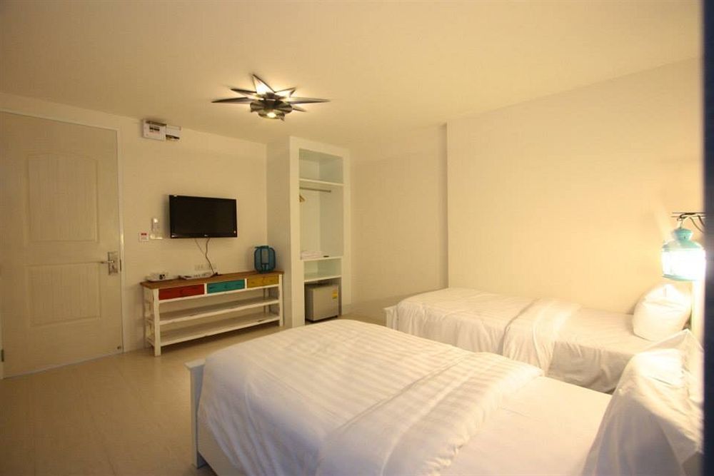 Hub Hua Hin 57 Hotel Exterior photo